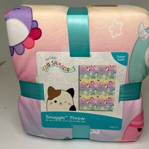Squishmallows Snuggle Throw